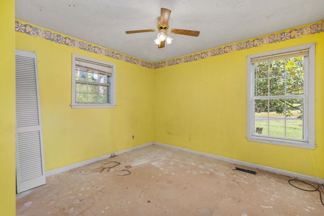 18 COUNTY ROAD 252 RD, Glen, MS 38846