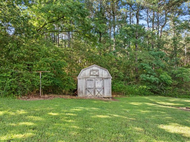 18 COUNTY ROAD 252 RD, Glen, MS 38846