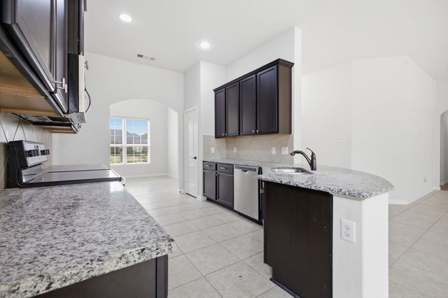 717 Roaring Springs Drive, Glenn Heights, TX 75154