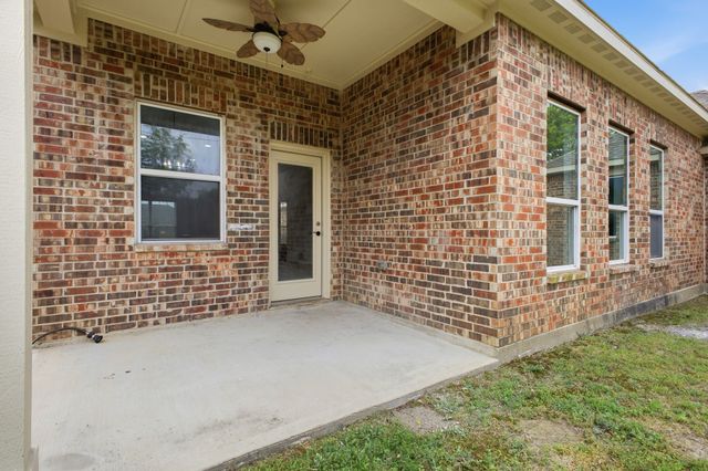 717 Roaring Springs Drive, Glenn Heights, TX 75154