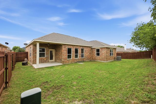 717 Roaring Springs Drive, Glenn Heights, TX 75154