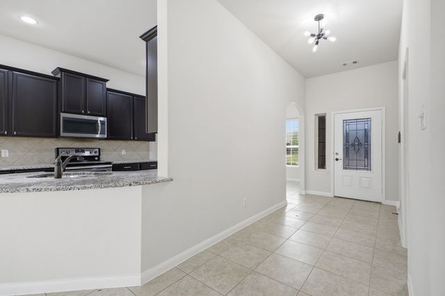 717 Roaring Springs Drive, Glenn Heights, TX 75154