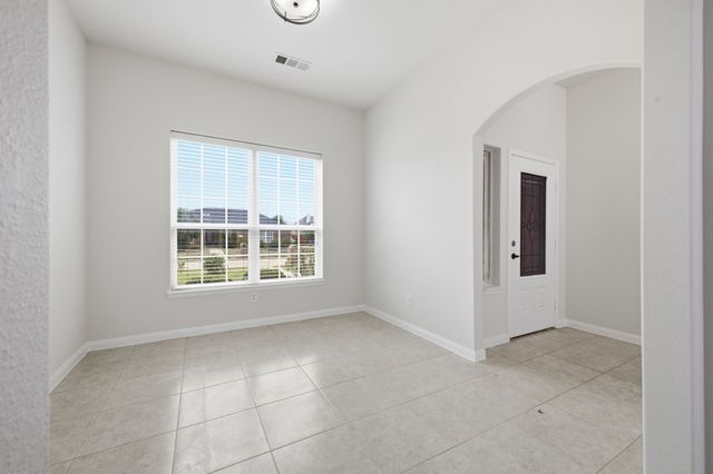 717 Roaring Springs Drive, Glenn Heights, TX 75154