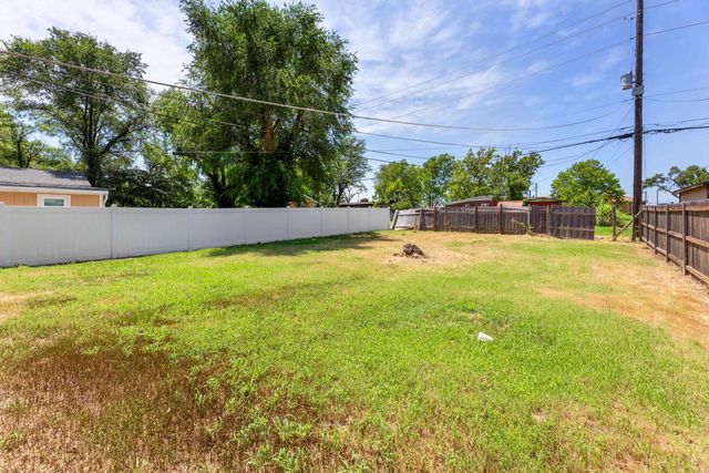 2751 N Fairmount Ave, Wichita, KS 67220