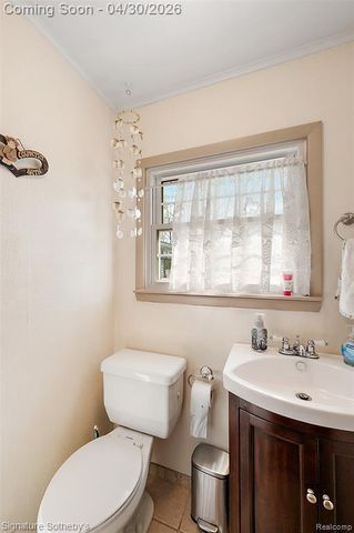 2721 Midvale Drive, Rochester Hills, MI 48309