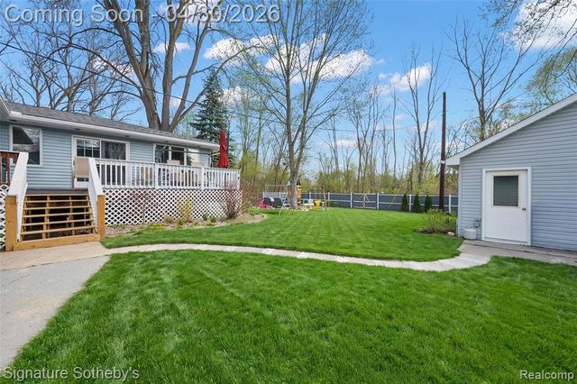2721 Midvale Drive, Rochester Hills, MI 48309
