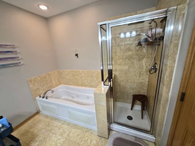 3745 S Michigan Avenue 2, Chicago, IL 60653