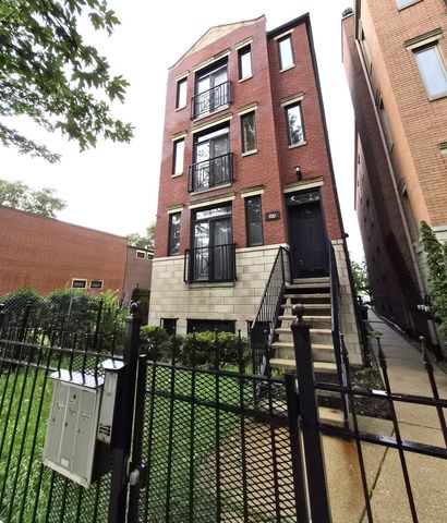 3745 S Michigan Avenue 2, Chicago, IL 60653