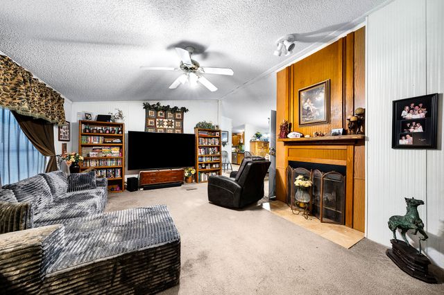 5999 County Road 593, Nevada, TX 75173