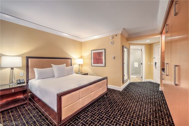 2000 Fashion Show Drive 5018, Las Vegas, NV 89109