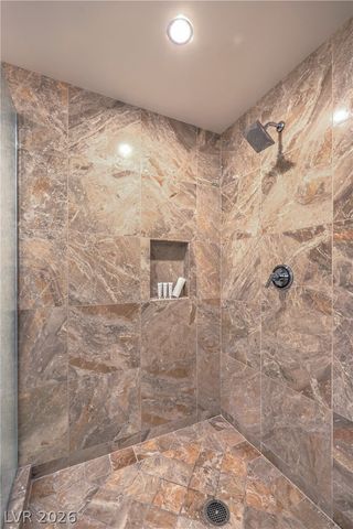 2000 Fashion Show Drive 5018, Las Vegas, NV 89109