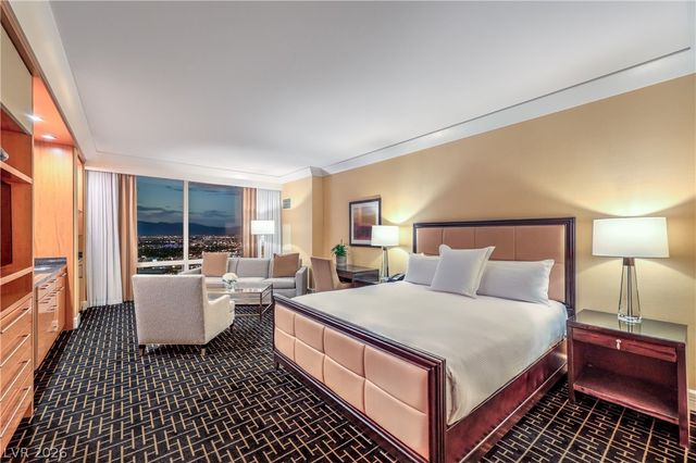 2000 Fashion Show Drive 5018, Las Vegas, NV 89109