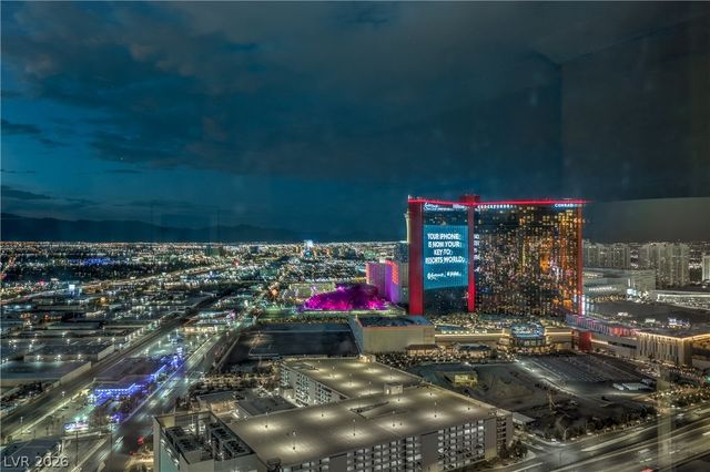 2000 Fashion Show Drive 5018, Las Vegas, NV 89109