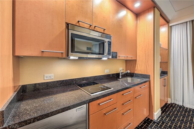 2000 Fashion Show Drive 5018, Las Vegas, NV 89109