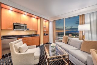 2000 Fashion Show Drive 5018, Las Vegas, NV 89109