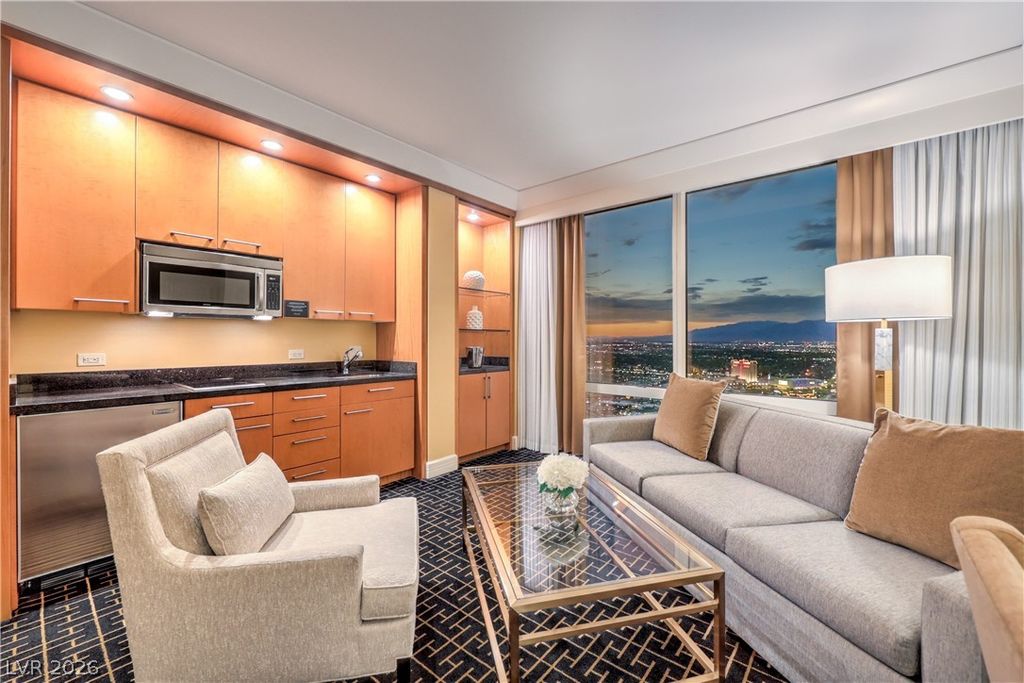 2000 Fashion Show Drive 5018, Las Vegas, NV 89109