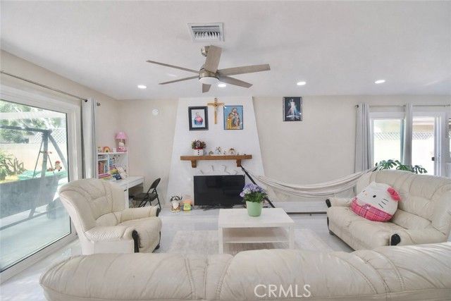 1912 E Clifpark, Anaheim, CA 92805