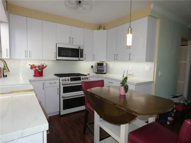 334 W Santa Elena, Palm Springs, CA 92262