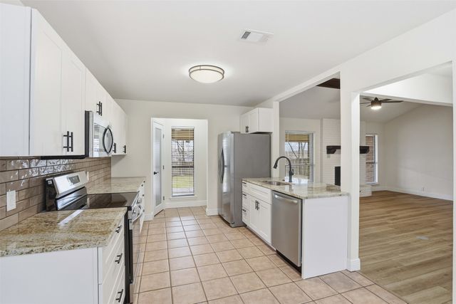 1215 Bradley Drive, Cleburne, TX 76033