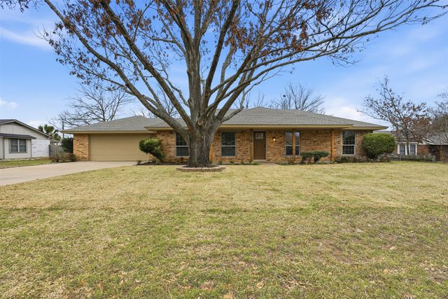 1215 Bradley Drive, Cleburne, TX 76033