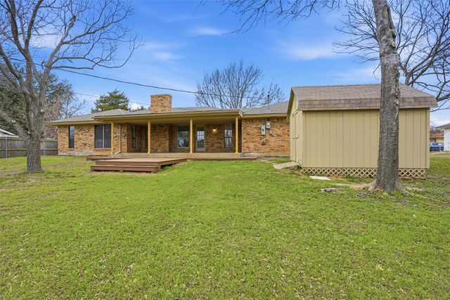 1215 Bradley Drive, Cleburne, TX 76033