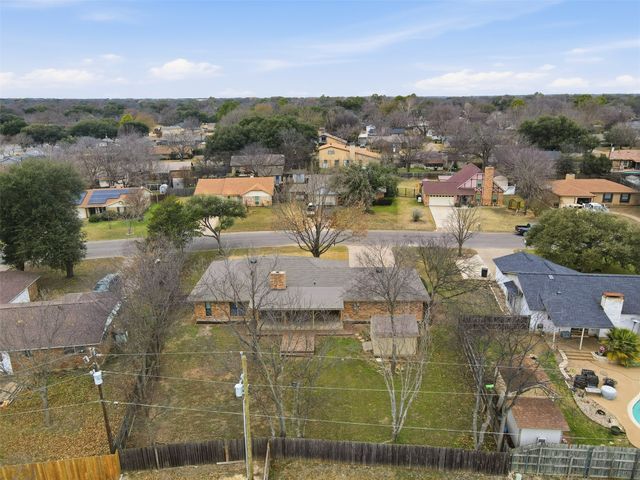 1215 Bradley Drive, Cleburne, TX 76033