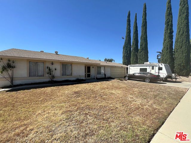 837 W Fontlee Lane, Bloomington, CA 92316