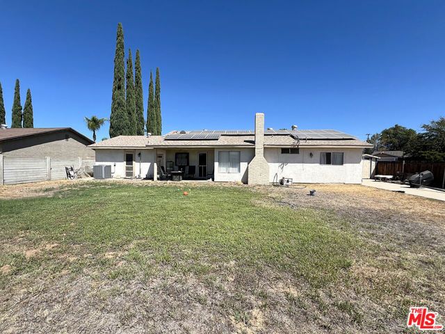 837 W Fontlee Lane, Bloomington, CA 92316