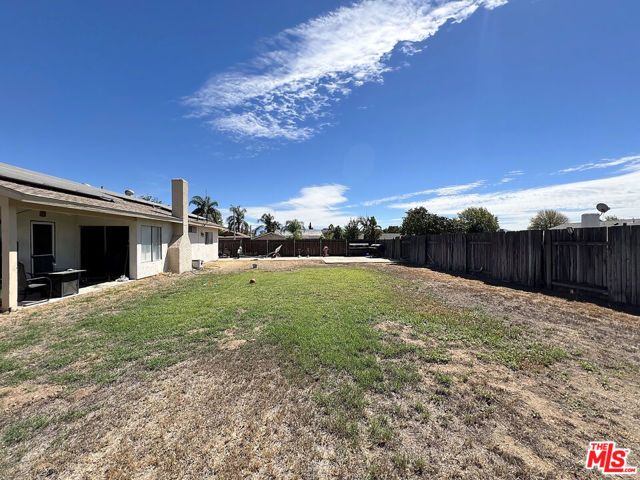 837 W Fontlee Lane, Bloomington, CA 92316