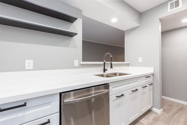 14600 Fonmeadow Drive 505, Houston, TX 77035