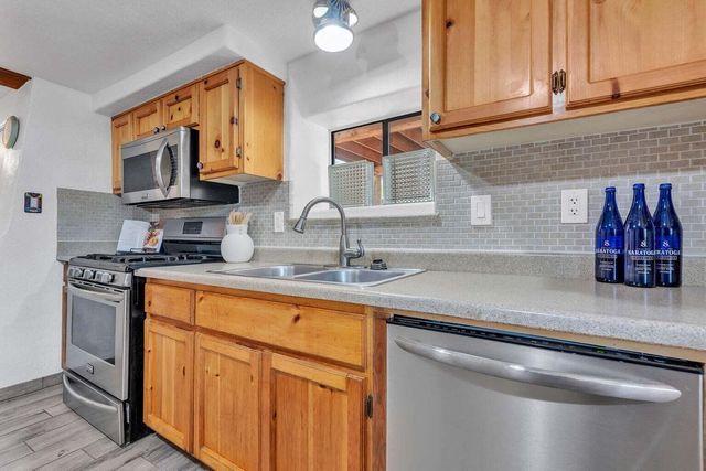865 Arthur Drive SW, Albuquerque, NM 87105