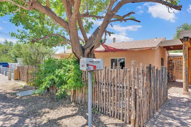 865 Arthur Drive SW, Albuquerque, NM 87105