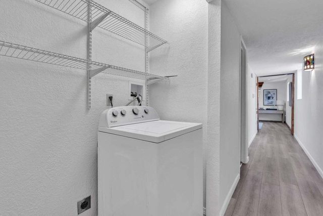 865 Arthur Drive SW, Albuquerque, NM 87105
