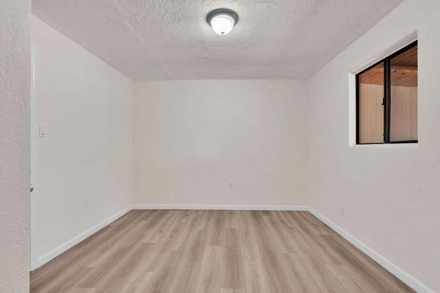865 Arthur Drive SW, Albuquerque, NM 87105