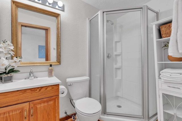 865 Arthur Drive SW, Albuquerque, NM 87105