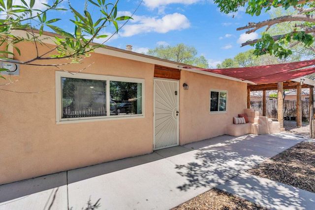 865 Arthur Drive SW, Albuquerque, NM 87105