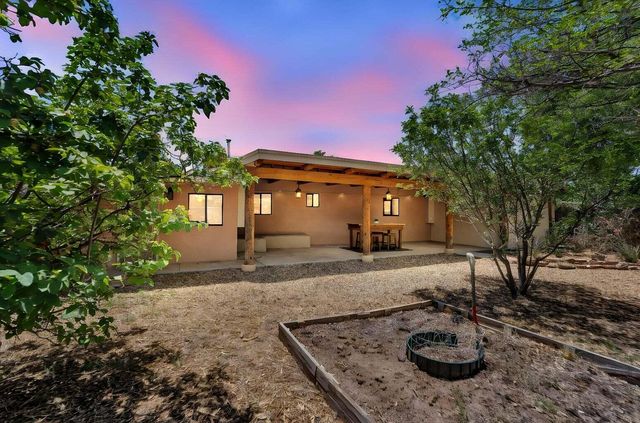 865 Arthur Drive SW, Albuquerque, NM 87105