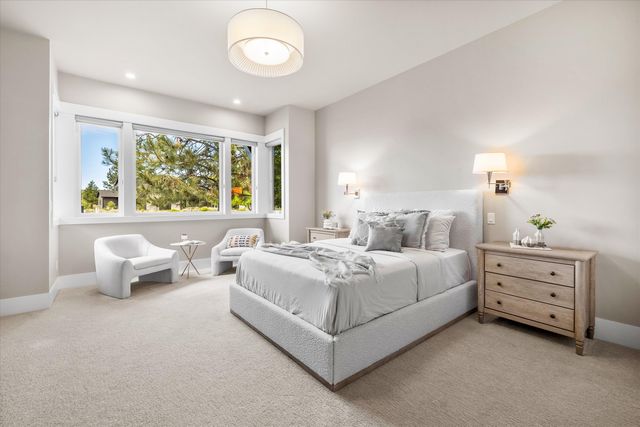 61636 Hosmer Lake Drive, Bend, OR 97702