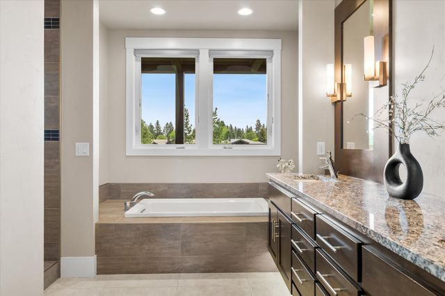 61636 Hosmer Lake Drive, Bend, OR 97702