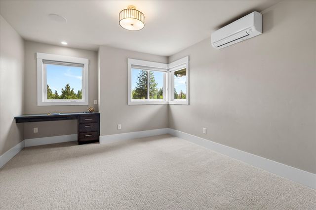 61636 Hosmer Lake Drive, Bend, OR 97702