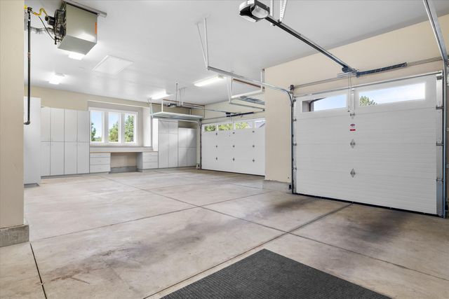 61636 Hosmer Lake Drive, Bend, OR 97702