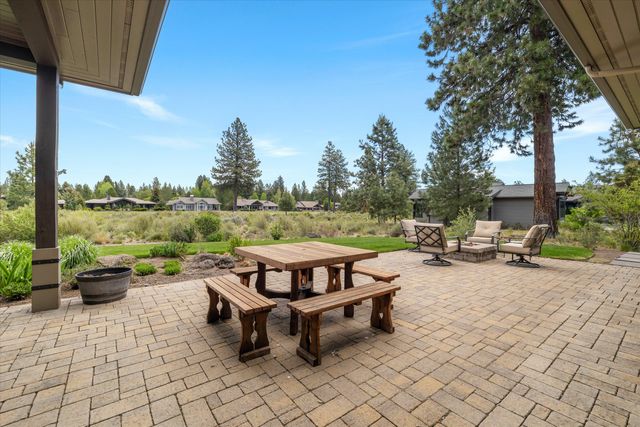 61636 Hosmer Lake Drive, Bend, OR 97702