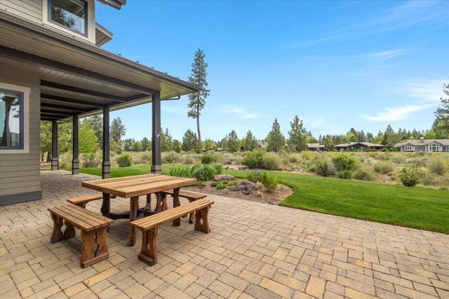 61636 Hosmer Lake Drive, Bend, OR 97702