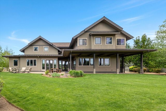 61636 Hosmer Lake Drive, Bend, OR 97702