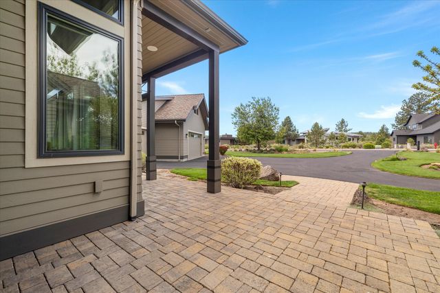 61636 Hosmer Lake Drive, Bend, OR 97702