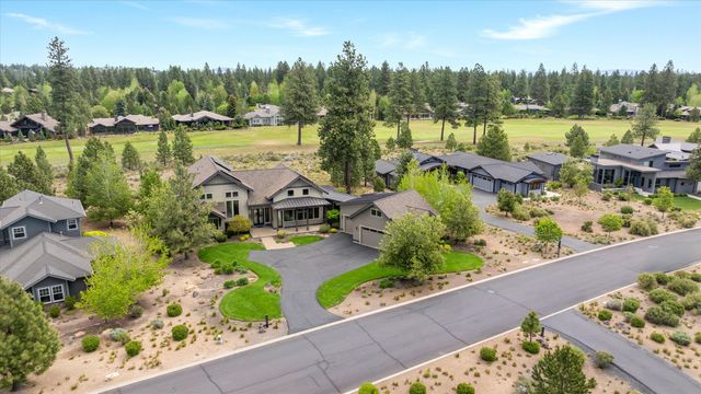 61636 Hosmer Lake Drive, Bend, OR 97702