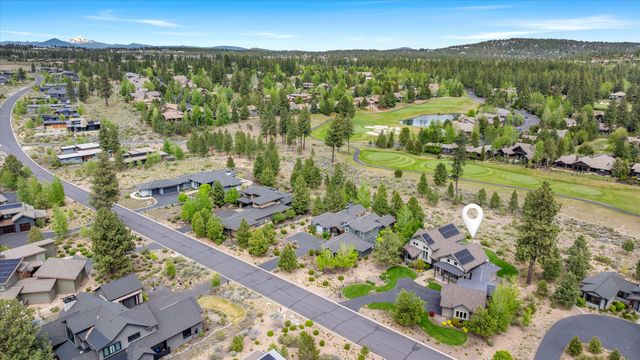 61636 Hosmer Lake Drive, Bend, OR 97702