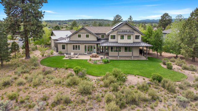 61636 Hosmer Lake Drive, Bend, OR 97702