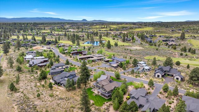 61636 Hosmer Lake Drive, Bend, OR 97702