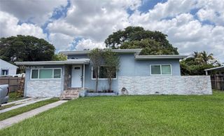 271 NW 147th St, Miami, FL 33168